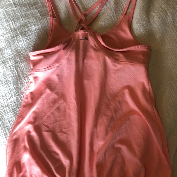 2 champions athletic tops w/built-in bra - Picture 8 of 8